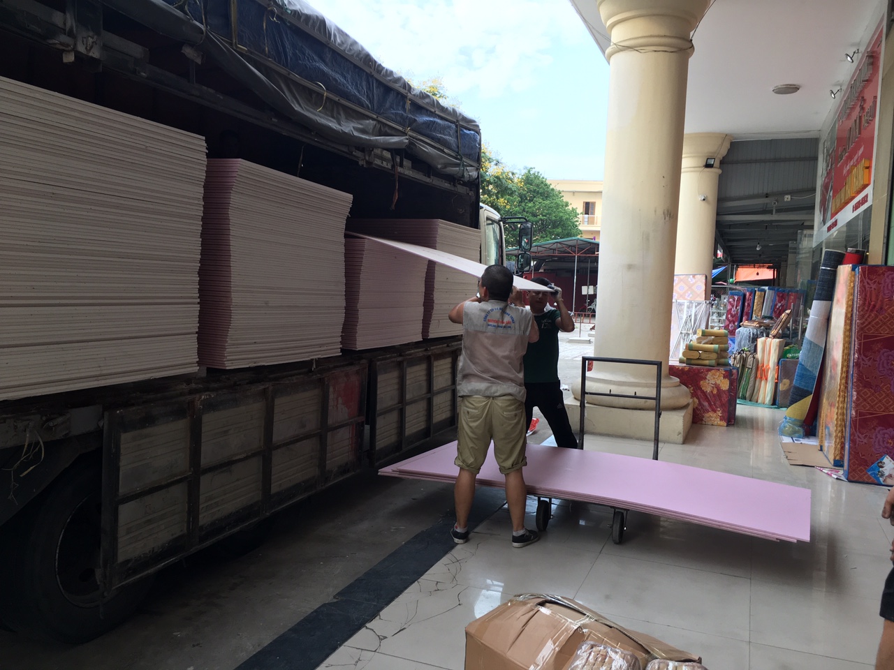 THI CÔNG THẠCH CAO, KÍNH CC, CỬA CC CHỢ GIẦU BẮC NINH, NHÀ MÁY GOOTEK VINA